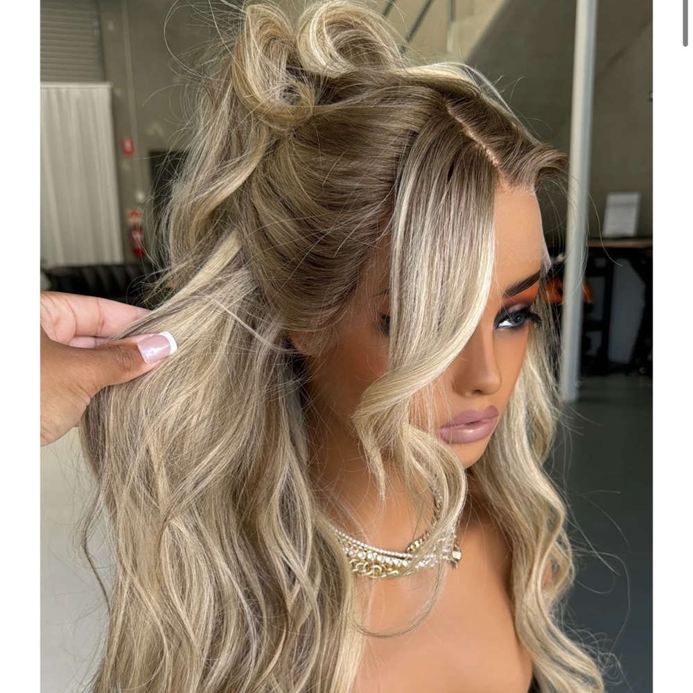 Eniola wig